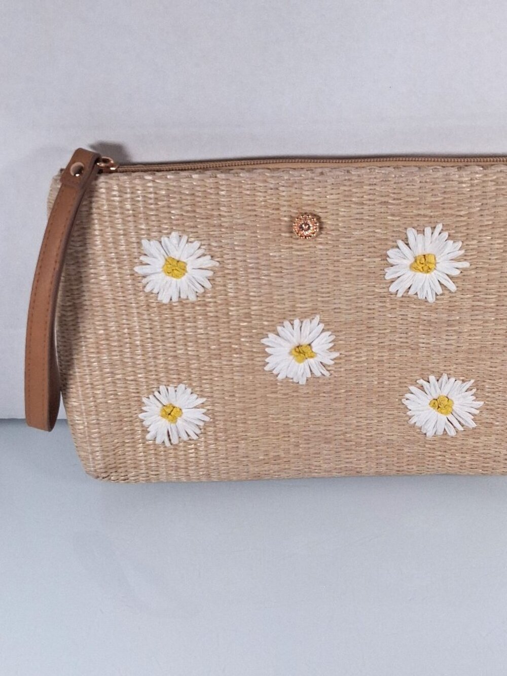 LC Lauren Conrad Rattan Wicker Wristlet Zippered Clutch With Daisies Purse